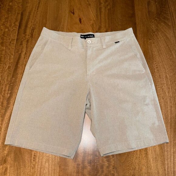 Travis Mathew Shorts Men 33 Striped Proceed with Caution Golf Stretch Comfort - Picture 1 of 5